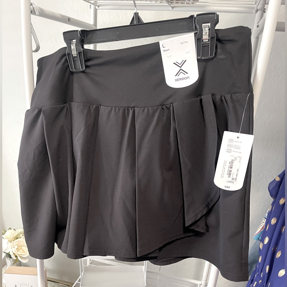 NWT: Xersion Pleated Skort Woman Large Athletic Skirt/Shorts Quick Dri
